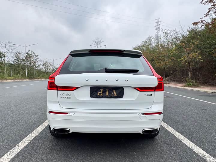 Volvo XC60 2019 T 5 4 WD VI — фото 4