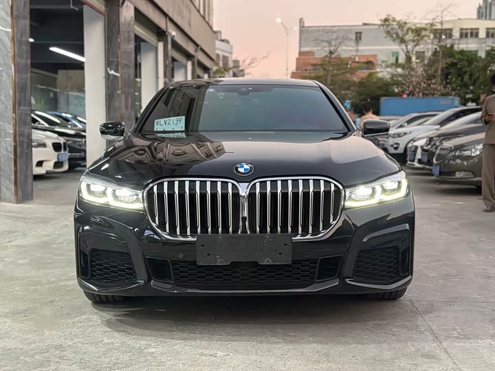 BMW 7 Series — фото 2