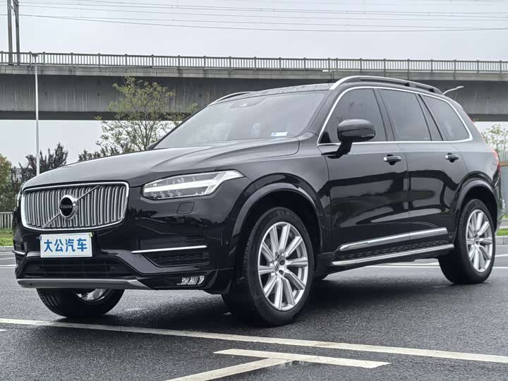 Volvo XC90 2018 T 6 7 — фото 1