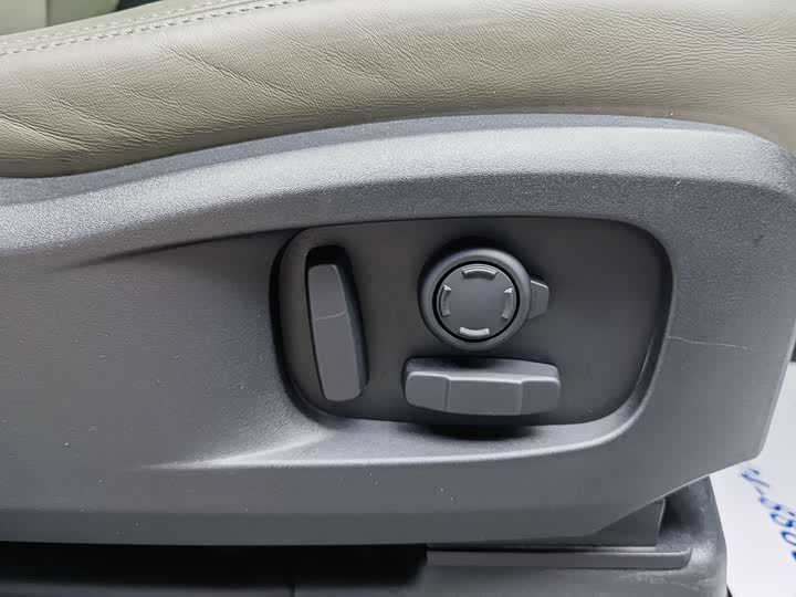Land Rover Defender — фото 17