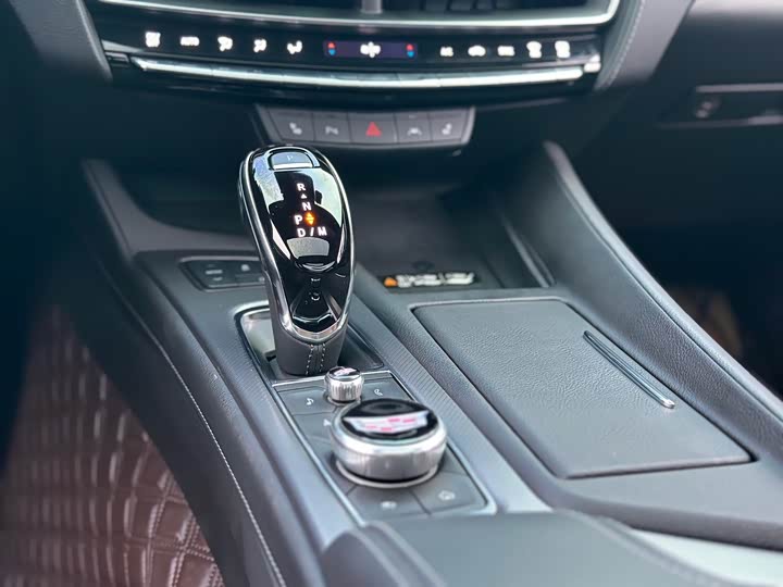 Cadillac CT 5 2024 28 T Luxury Pro — фото 9
