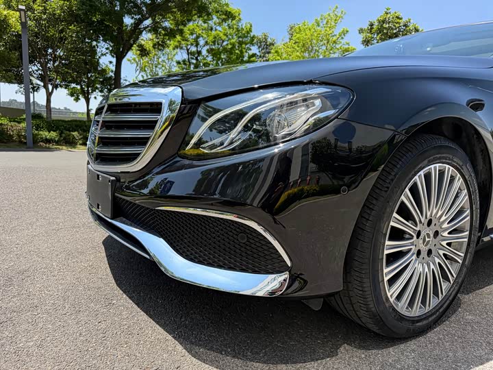 Mercedes-Benz E-Class 2020 E 300 L — фото 13
