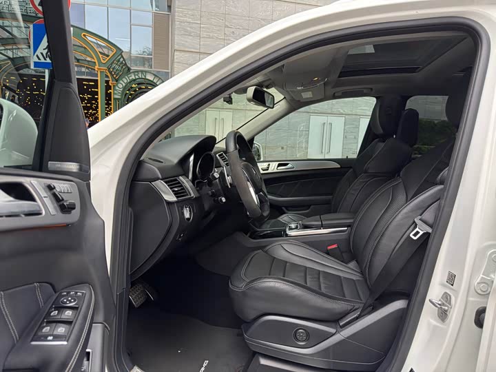 Mercedes-Benz M-Class 2014 AMG ML 63 — фото 16