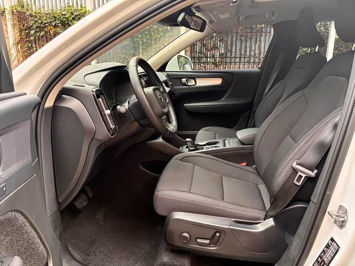 Volvo XC40 2021 T 3 — фото 10
