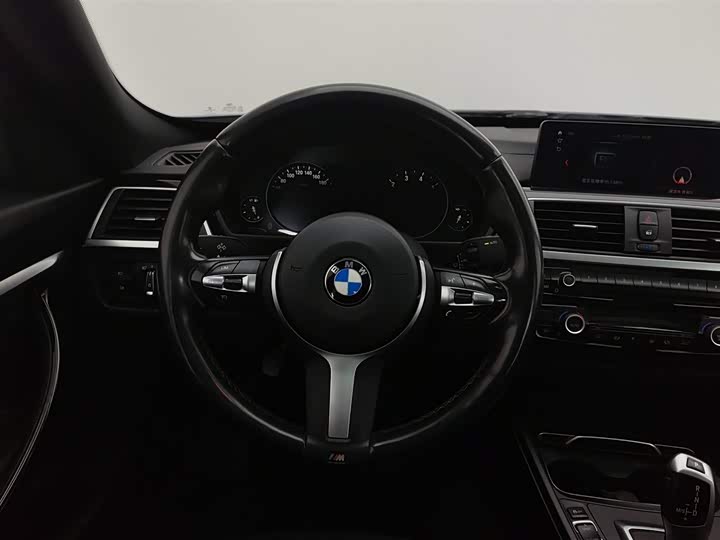 BMW 3-Series GT 2020 320i M — фото 11