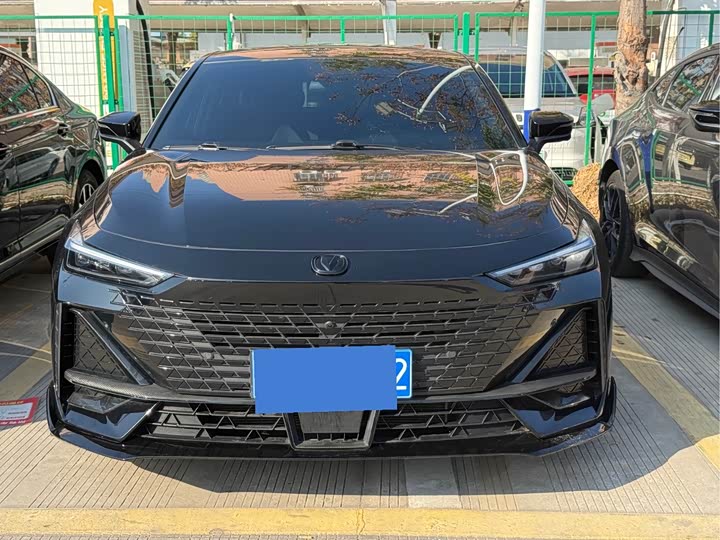 Changan UNI-V 2023 1.5 T — фото 2