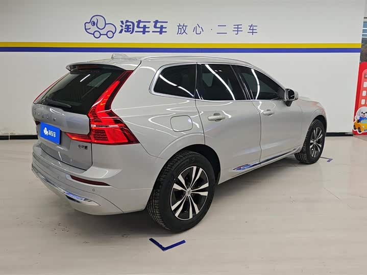 Volvo XC60 2023 B 5 4 WD — фото 3
