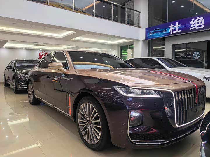 Hongqi H9 2022 2.0 T — фото 2