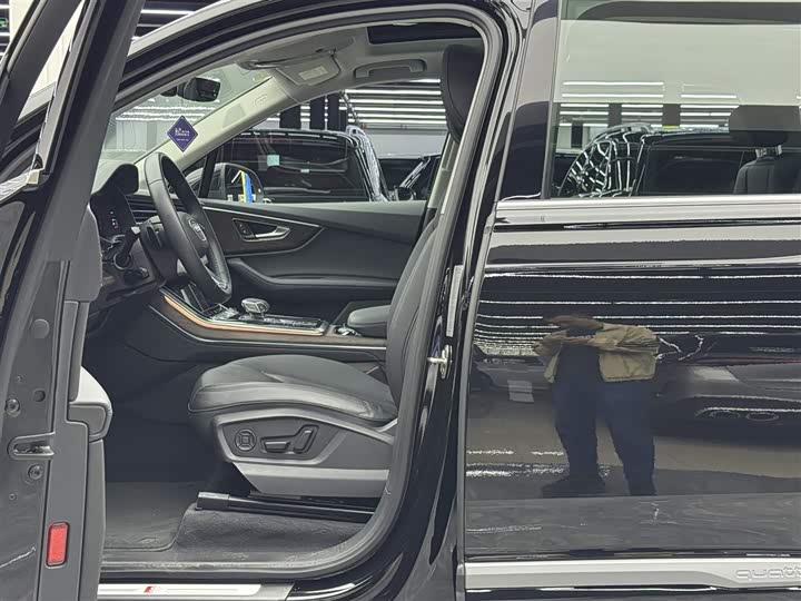 Audi Q7 2023 55 TFSI quattro S line Sport — фото 6