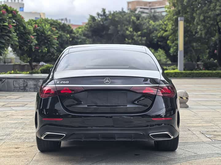 Mercedes-Benz E-Class E 260 спорт — фото 11