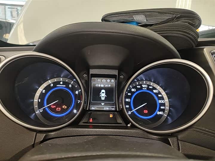 Changan CS35 2017 1.6 L MTLuxury — фото 12