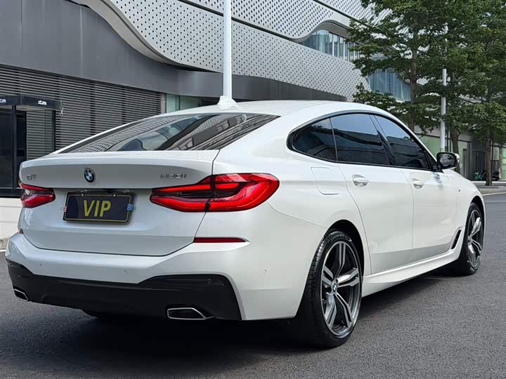 BMW 6-Series 2021 630i M — фото 18