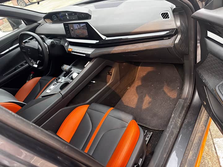 Changan UNI-V 2024 1.5 T Sport — фото 7