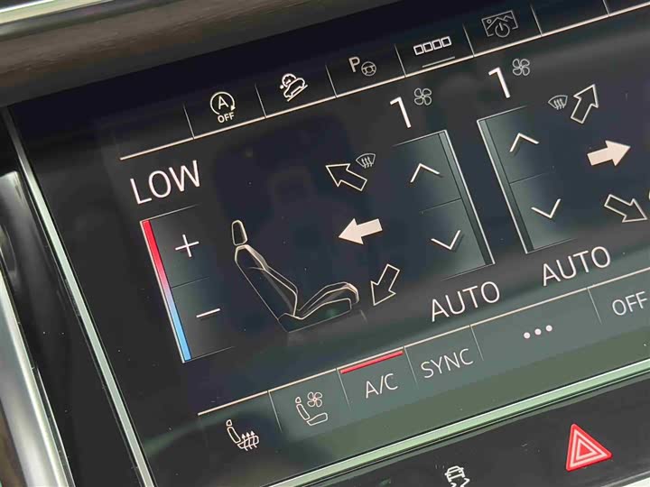 Audi Q7 2023 55 TFSI quattro S line Sport — фото 15