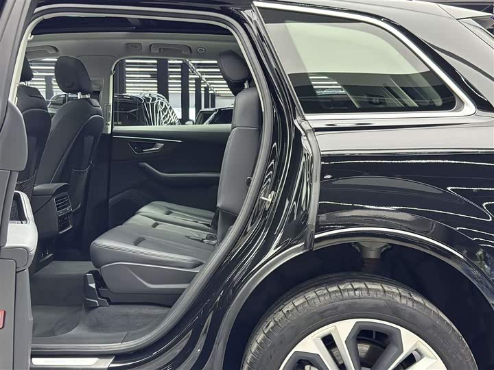 Audi Q7 2023 55 TFSI quattro S line Sport — фото 7