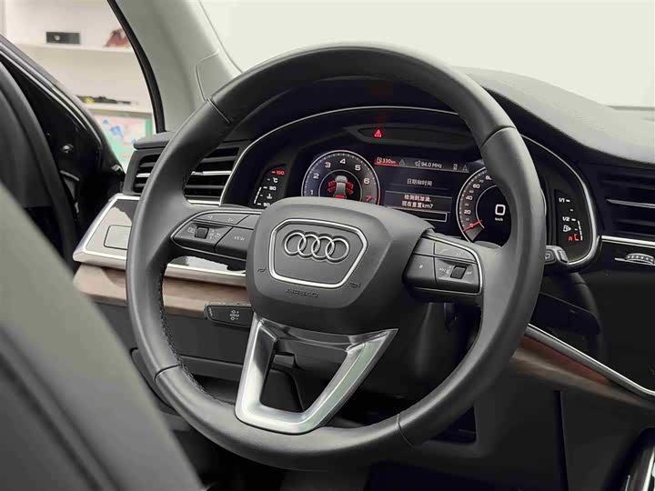 Audi Q7 2023 55 TFSI quattro S line Sport — фото 12