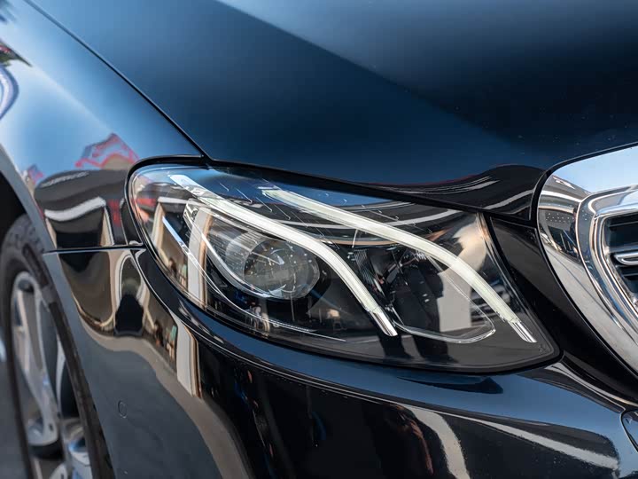 Mercedes-Benz E-Class 2019 E 260 L — фото 4