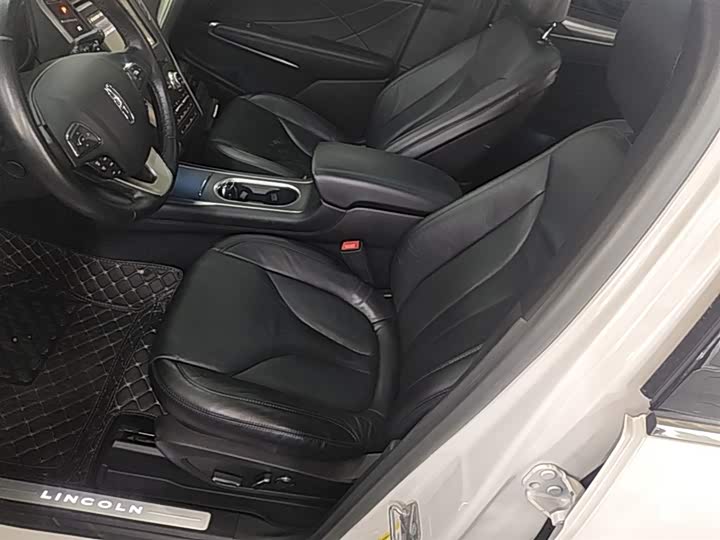 Lincoln MKC 2019 2.0 T 2 WD VI — фото 15