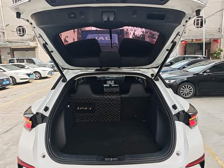 Changan UNI-T 2020 1.5 T Flagship — фото 19
