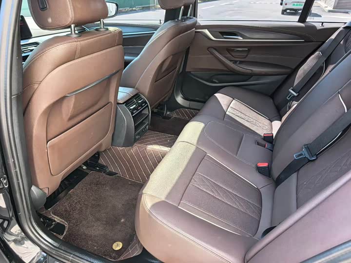 BMW 5-Series 2022 530 Li Leading M — фото 6