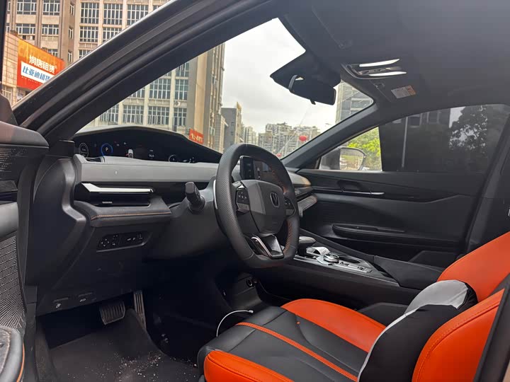 Changan UNI-V 2024 1.5 T Sport — фото 4