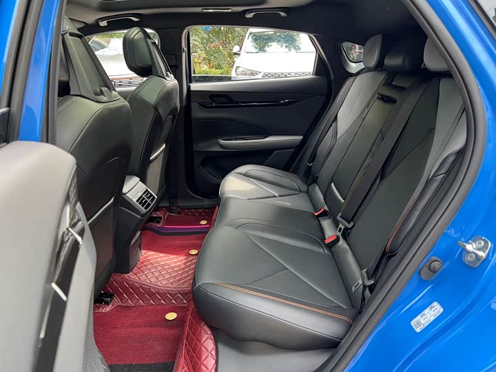 Changan UNI-V 2022 1.5 T Premium — фото 38