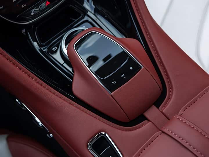 Aston Martin DBS 2019 DBS Superleggera V 12 Coupe — фото 13