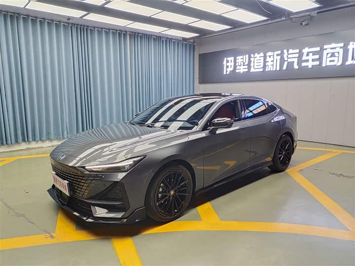 Changan UNI-V 2023 1.5 T — фото 1