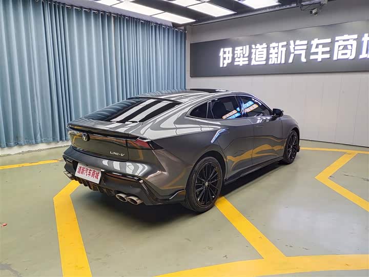 Changan UNI-V 2023 1.5 T — фото 7
