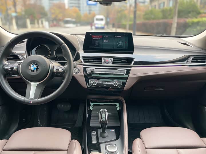 BMW X2 2021 s Drive 25i Leading M — фото 8