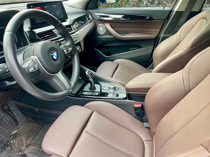 BMW X2 2021 s Drive 25i Leading M — фото 15
