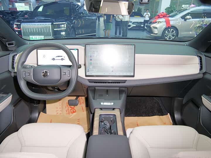 Volvo XC70 Hybrid 2026 2 WD Core — фото 9
