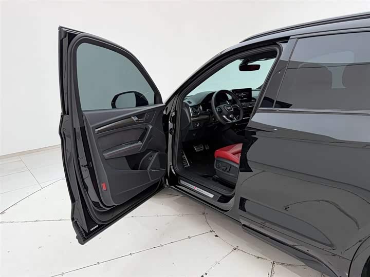 Audi SQ5 2021 3.0 TFSI quattro — фото 13