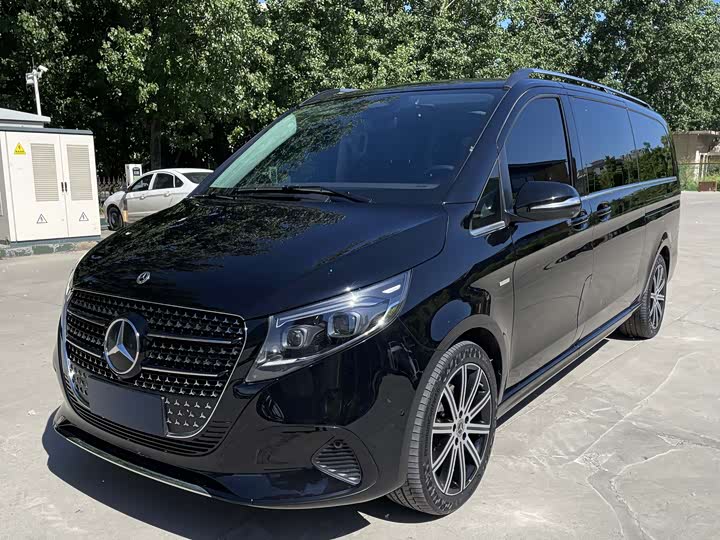 Mercedes-Benz V-Class 2024 V 300 L — фото 1