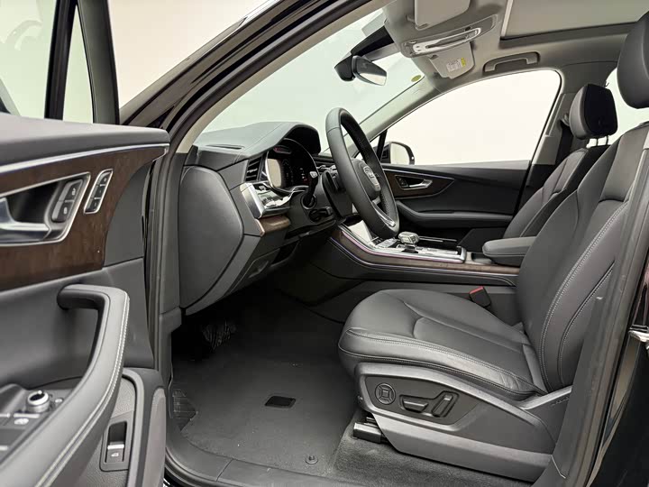 Audi Q 7 2025 45 TFSI quattro S line — фото 13