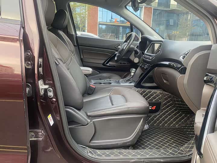 Trumpchi GS4 2017 235 T AT 2 WD — фото 16