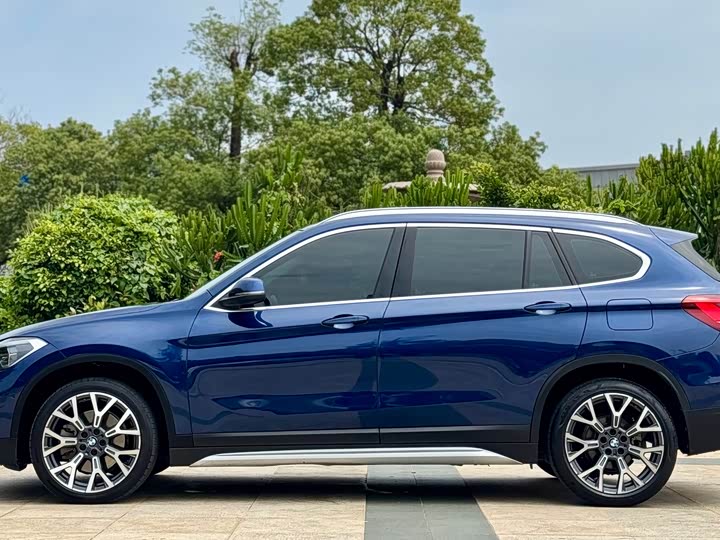 BMW X1 2020 x Drive 25 Li — фото 10