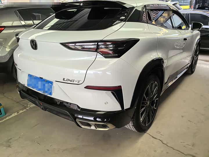 Changan UNI-T 2023 1.5 T Premium — фото 6
