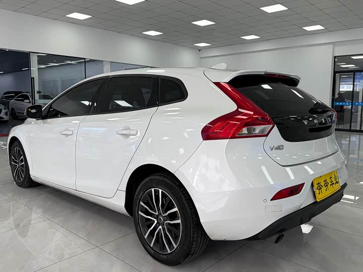 Volvo V40 2017 T 3 — фото 5
