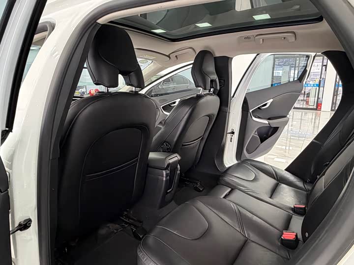 Volvo V40 2017 T 3 — фото 10