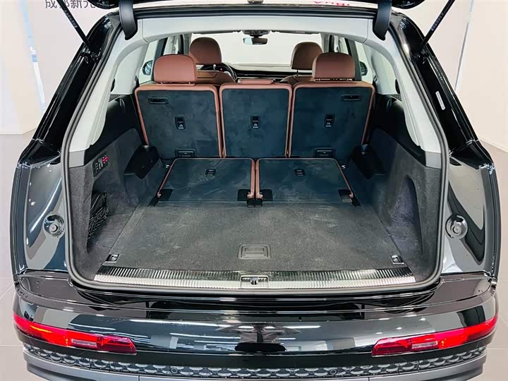 Audi Q7 2024 45 TFSI quattro S line Sport — фото 6