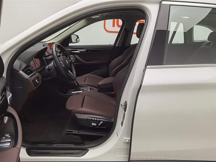 BMW X1 2022 s Drive 25 Li Leading — фото 10