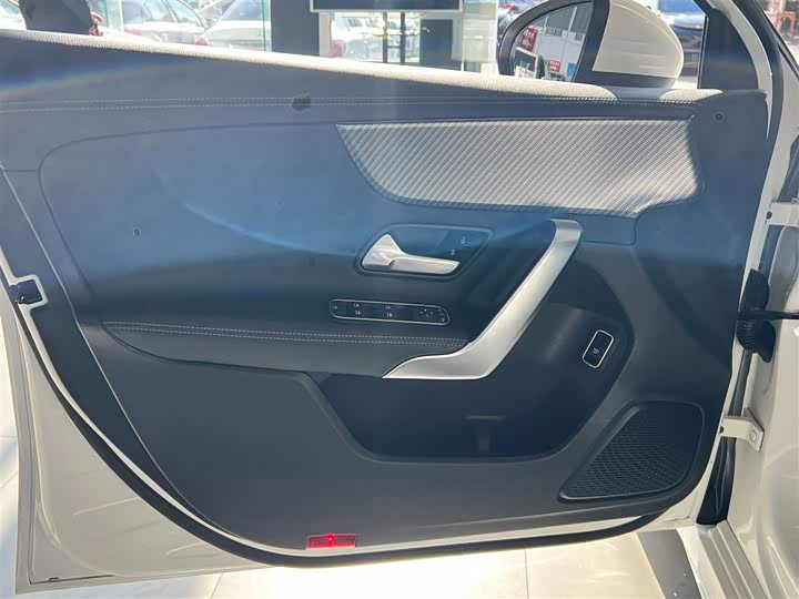 Mercedes-Benz A-Class 2023 A 200 L — фото 25