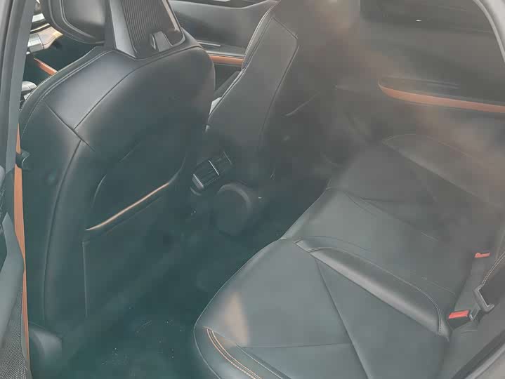 Changan UNI-V 2023 1.5 T Premium — фото 5