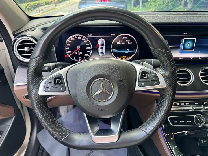 Mercedes-Benz E-Class 2016 E 200 L Sport — фото 11