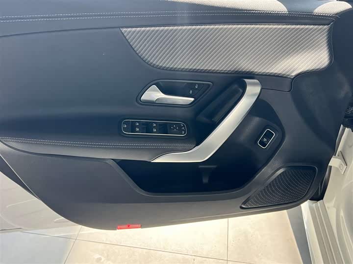 Mercedes-Benz A-Class 2023 A 200 L — фото 19
