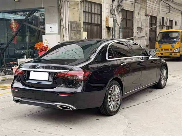 Mercedes-Benz E-Class 2016 E 200 L — фото 11