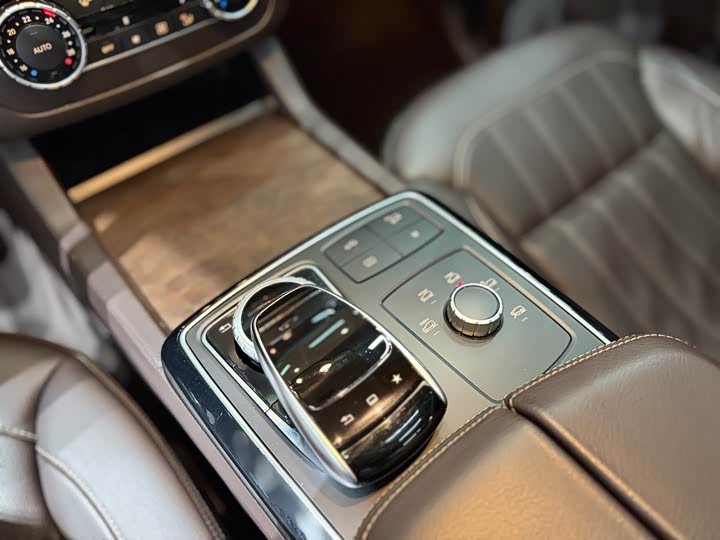 Mercedes-Benz GLE 2015 GLE 400 4 MATIC — фото 13