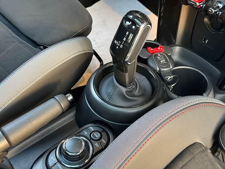 MINI Hatch — фото 11