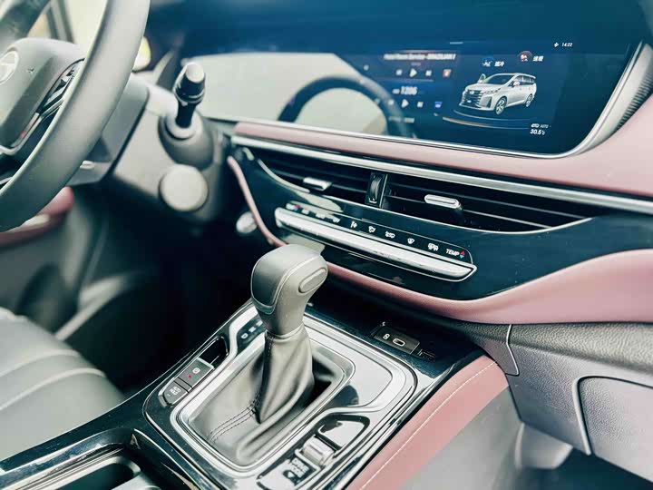 Trumpchi M6 2023 PRO 270 T DCT — фото 12